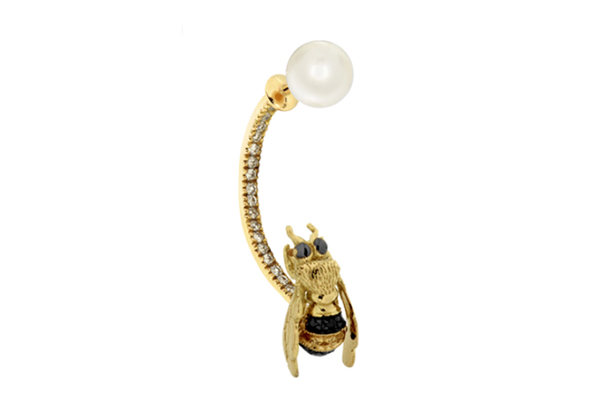 To bee or not to be piercing earring. €1,500 at delfinadelettrez.com