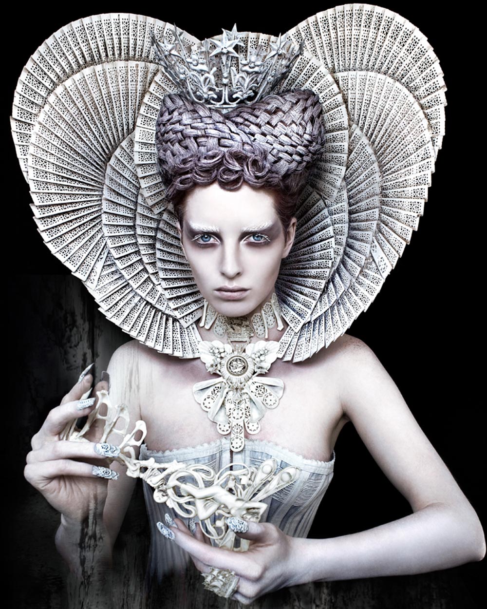 The-White-Queen-Kirsty Mitchell